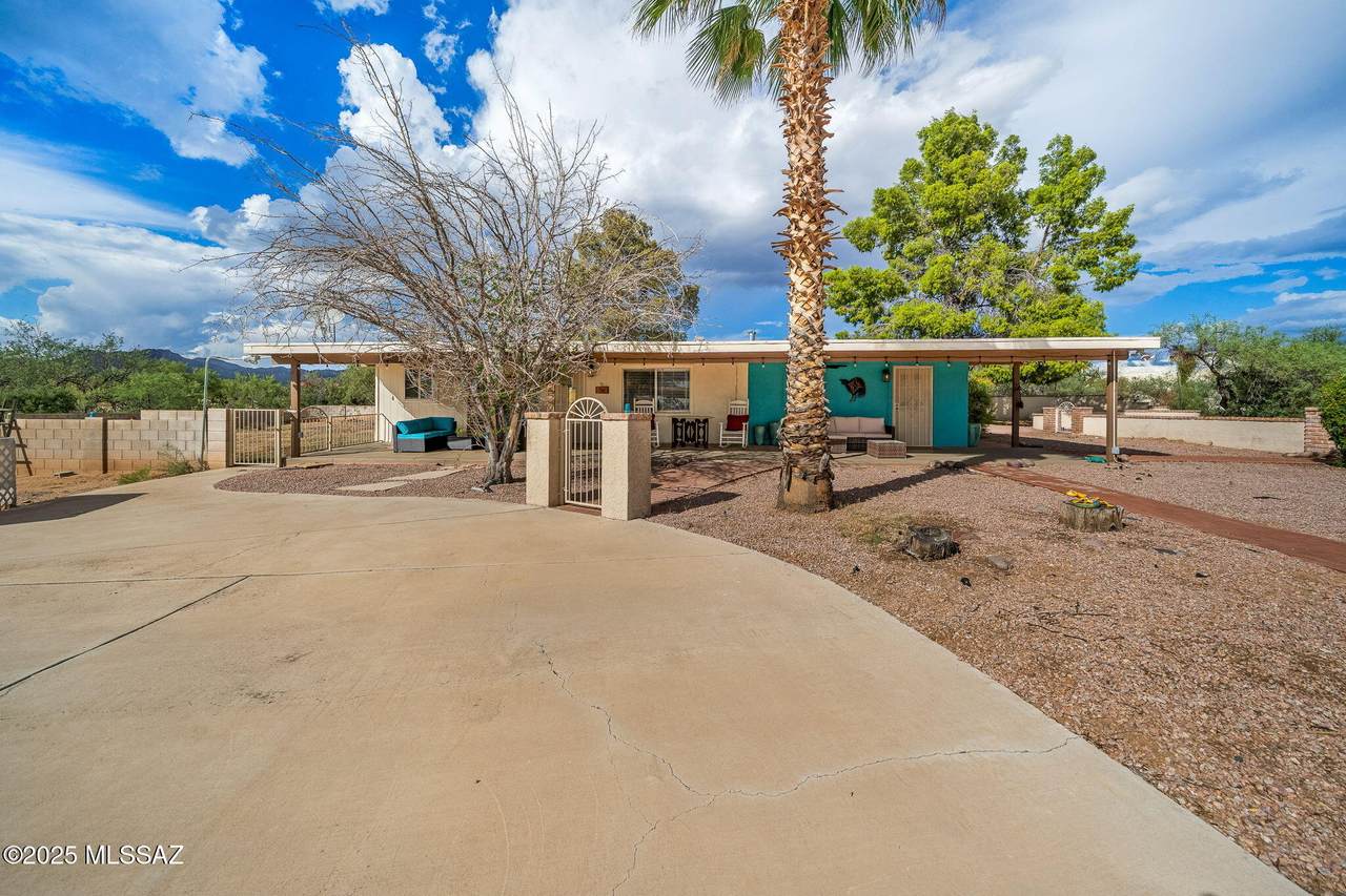 2350 Sunkist Road - Photo 1