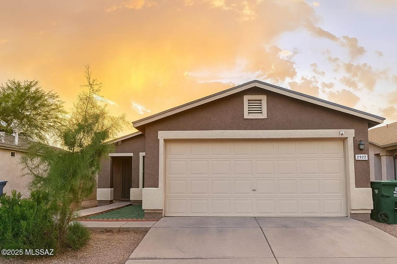 6262 Sarah Elizabeth Drive - Photo 1