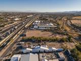 292 Freeway Way - Photo 14