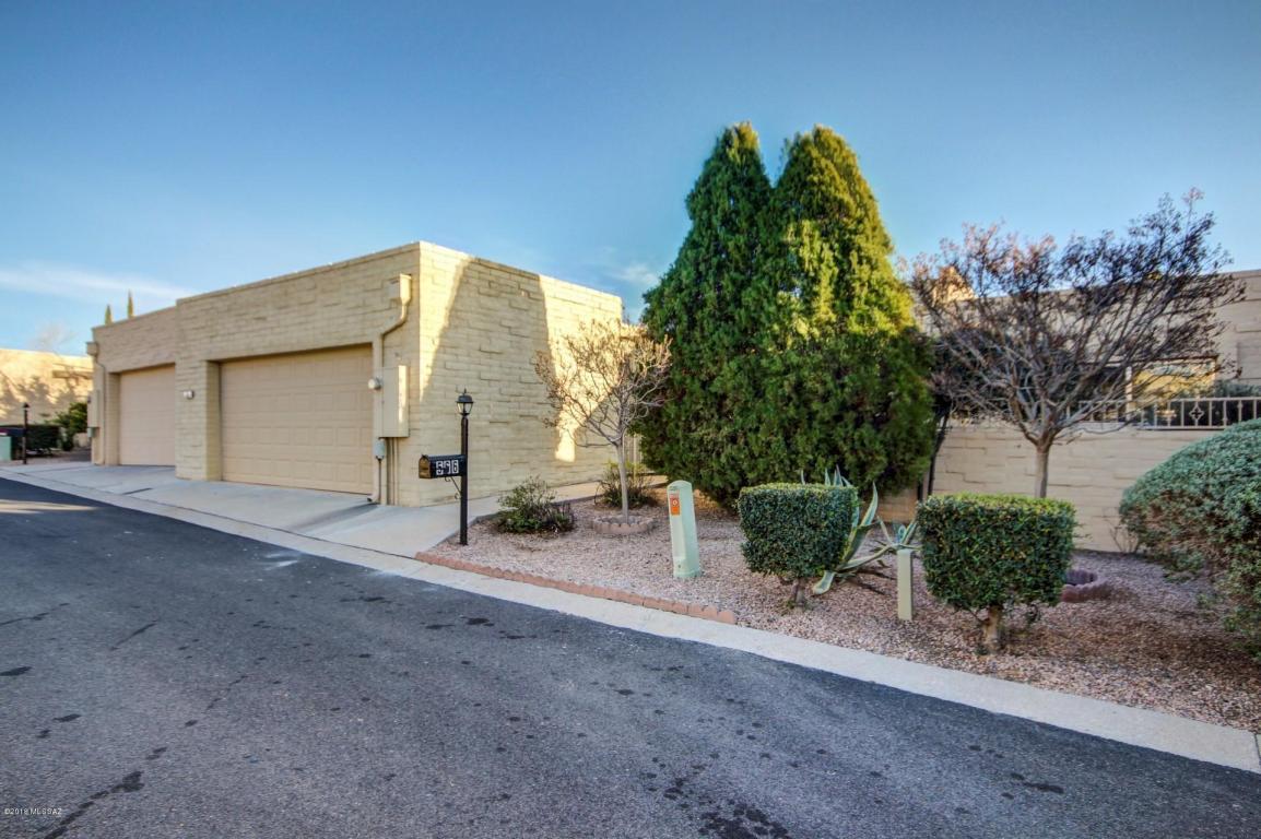 566 Savannah Street - Photo 1