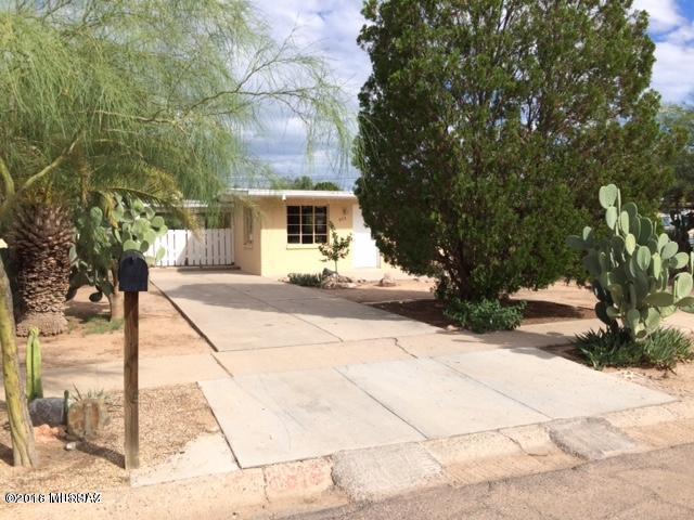 933 Fordham Drive - Photo 1