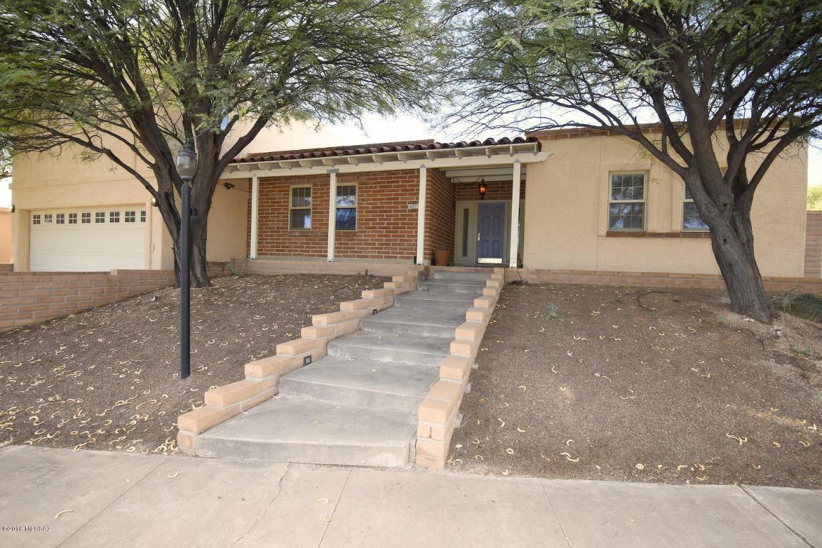 627 Mountvale Drive - Photo 1