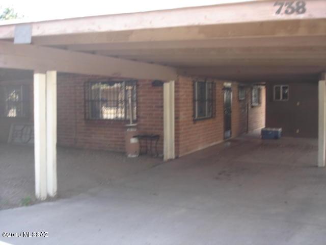 738 Lakeview Place - Photo 1