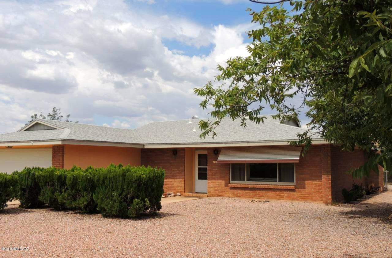 216 Klassen Court - Photo 1
