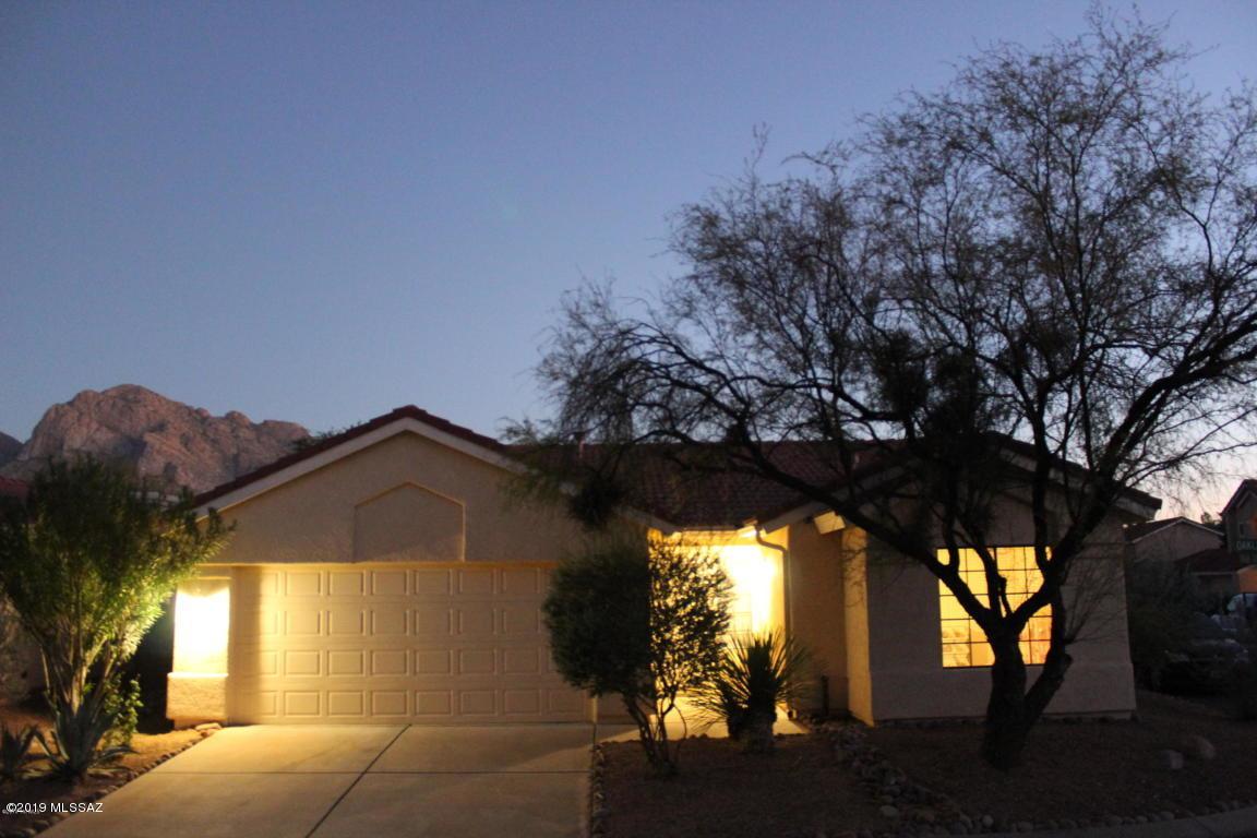 711 Oakley Place - Photo 1