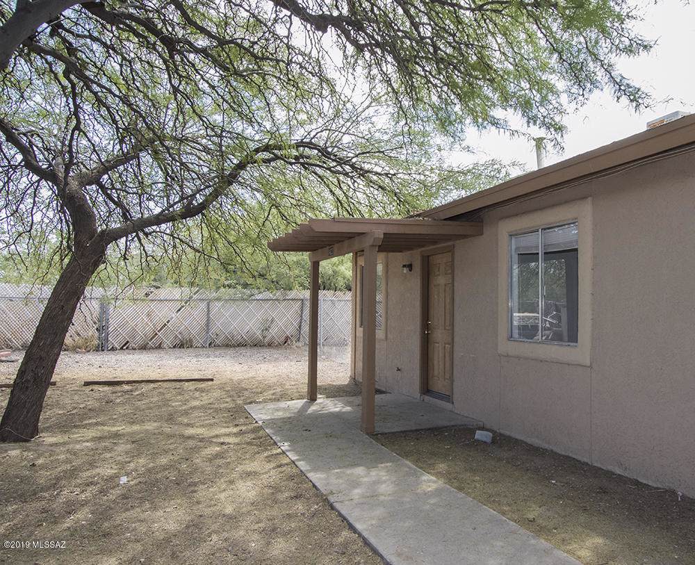 1419 Highland Avenue - Photo 1