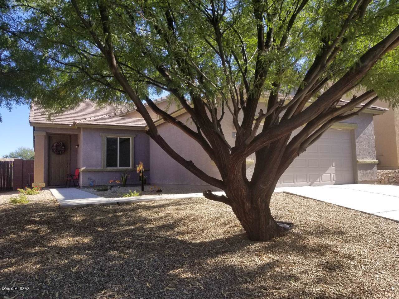 935 White Calcites Street - Photo 1