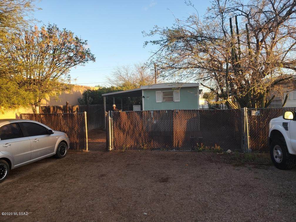 1008 Roger Road - Photo 1