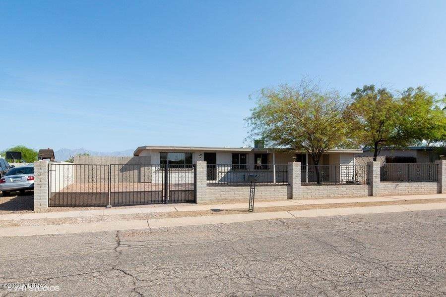 7711 Apple Tree Drive - Photo 1