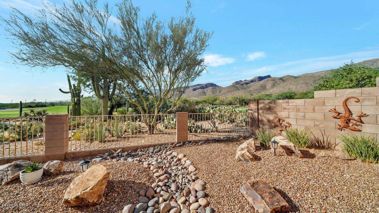 5113 Pinnacle Cove Drive - Photo 1