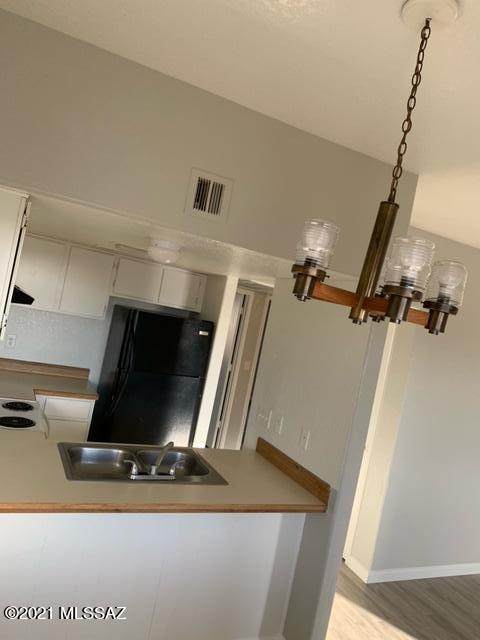 4957 Park Avenue - Photo 1