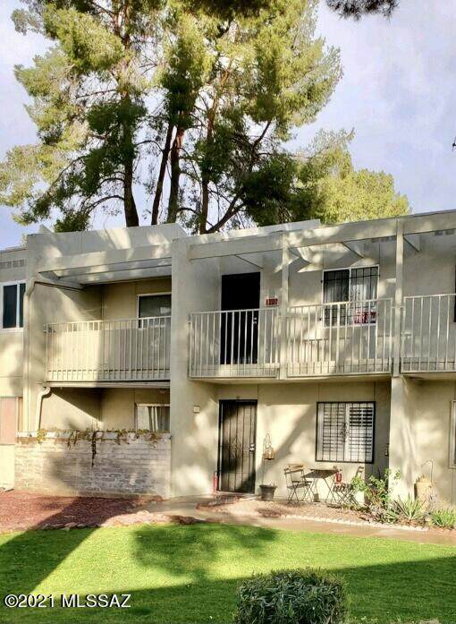 842 Langley Avenue - Photo 1