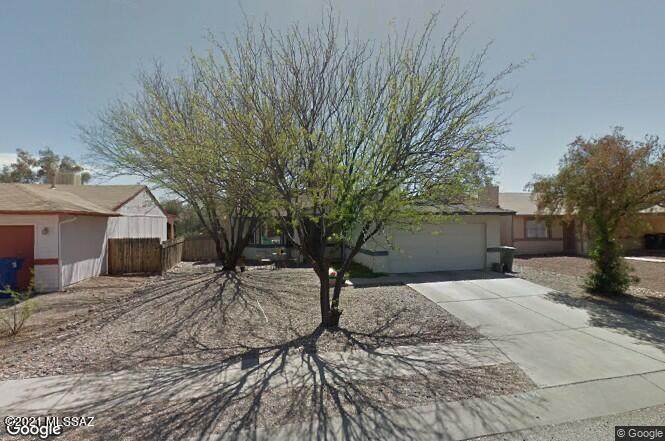 1835 Great Oak Drive - Photo 1