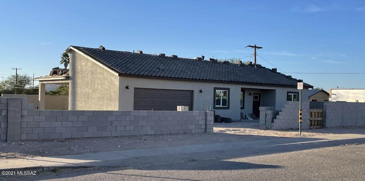 702 Valencia Road - Photo 1