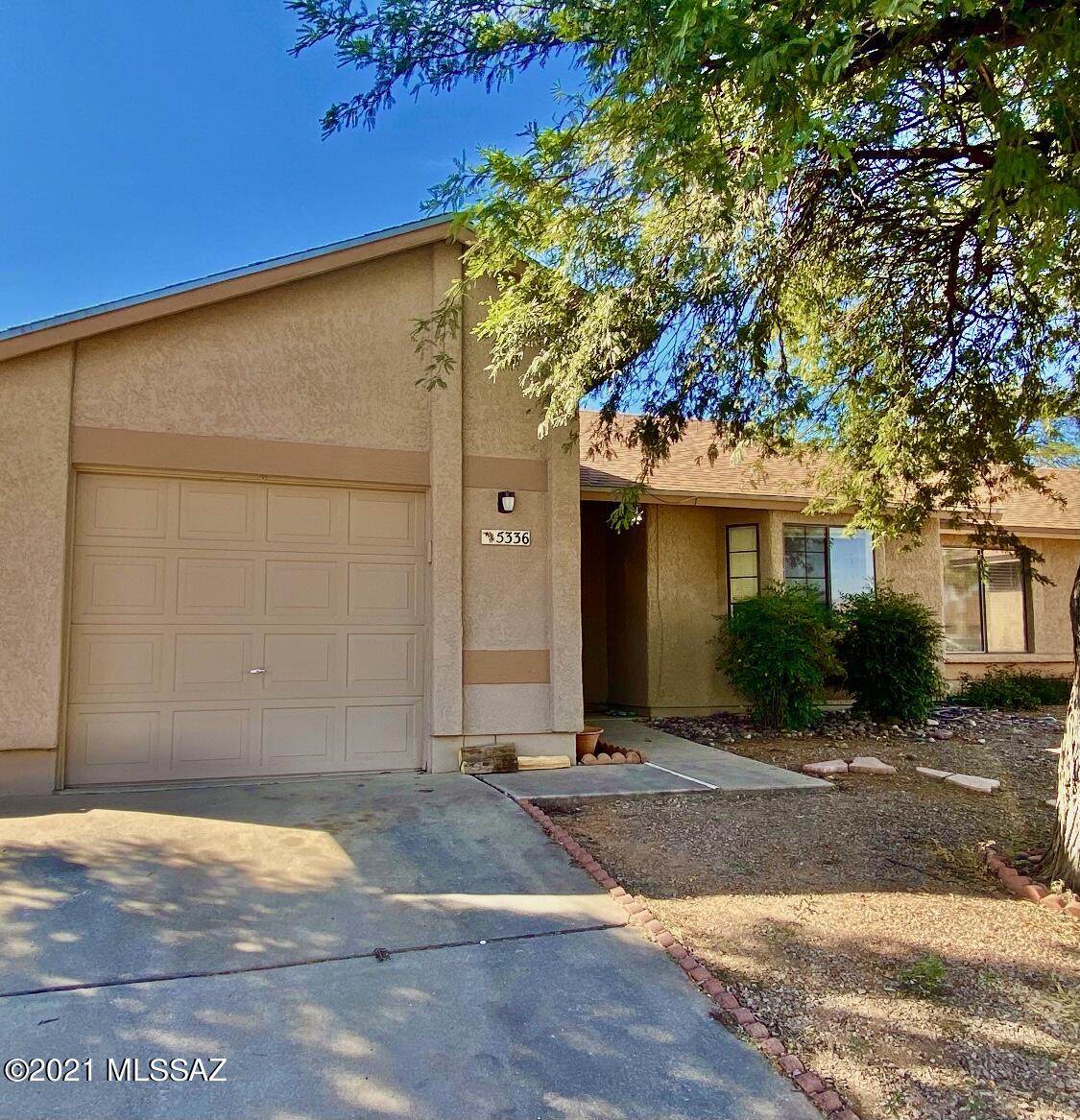 5336 Carriage Hills Drive - Photo 1