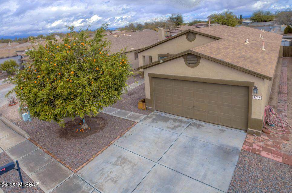 6235 Avenue De La Chandelle - Photo 1