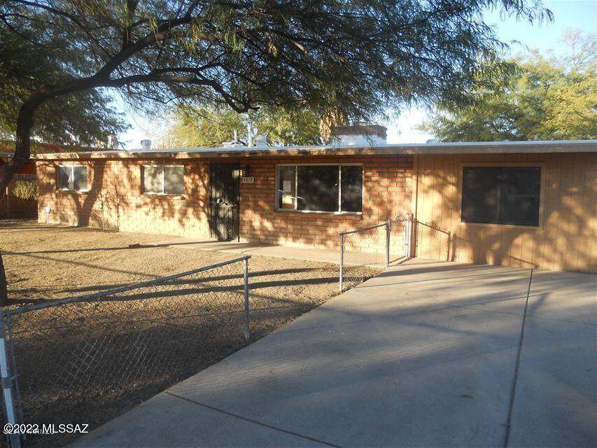 4817 Plane Avenue - Photo 1