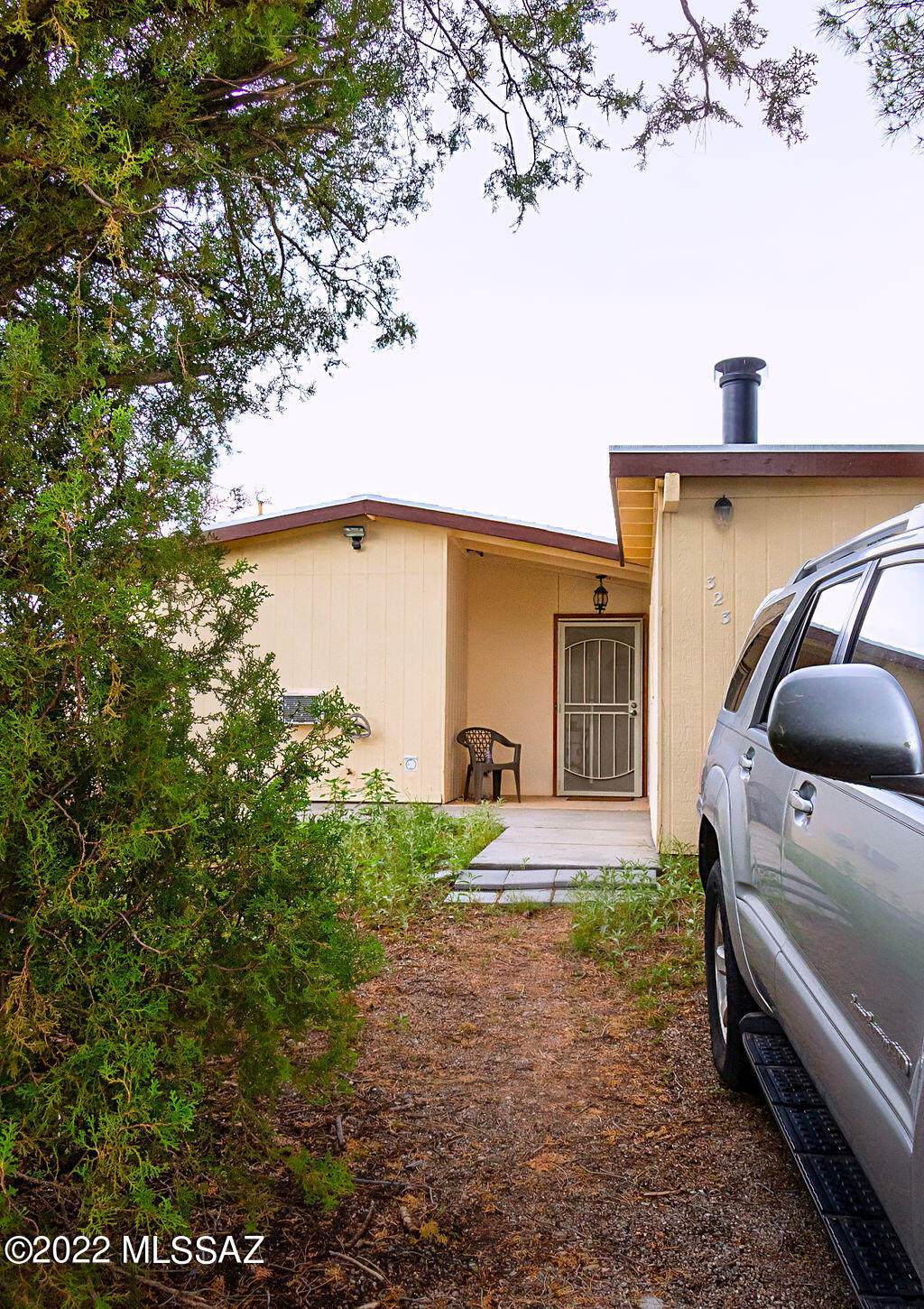 323 Ford Street - Photo 1
