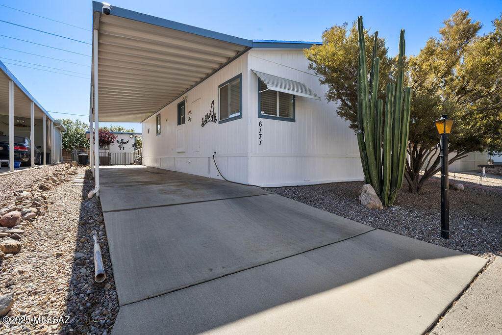 https://bt-photos.global.ssl.fastly.net/tucson/orig_boomver_1_22514153-2.jpg