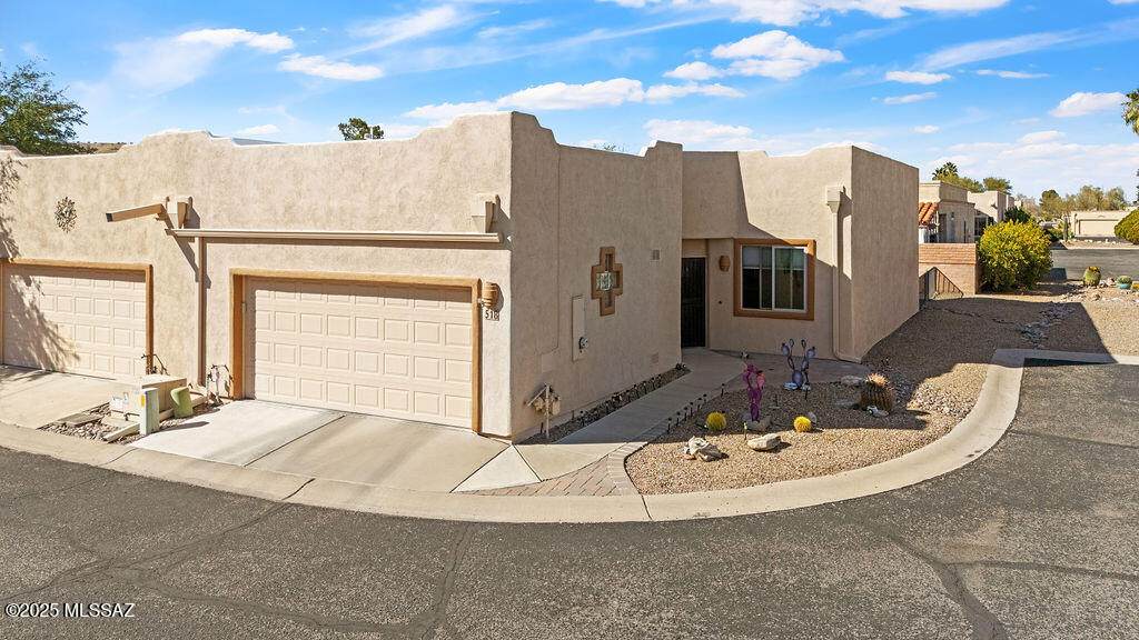 518 Parkwood Court - Photo 1