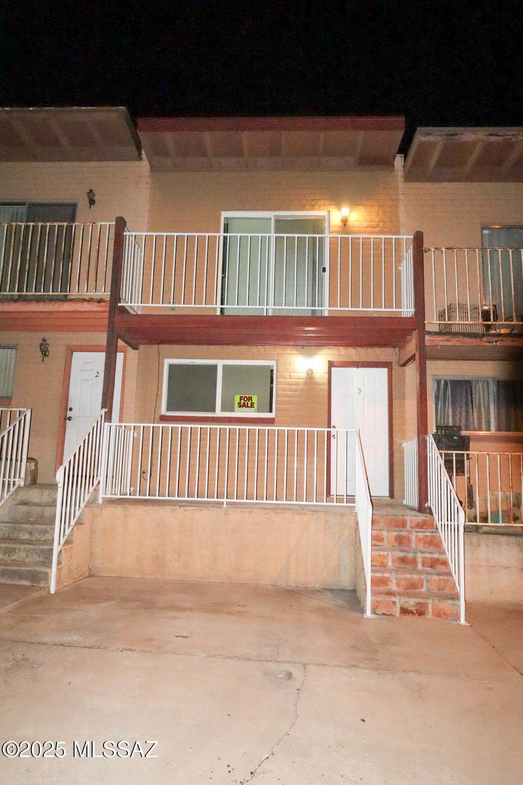 2320 N Calle Cananea Apt C - Photo 1