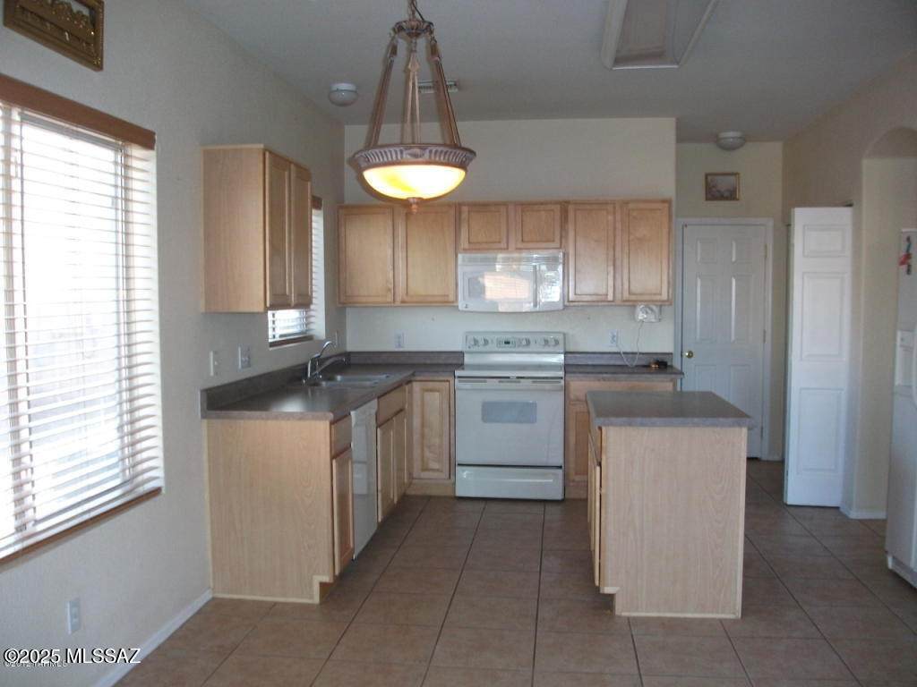 https://bt-photos.global.ssl.fastly.net/tucson/orig_boomver_1_22529365-2.jpg