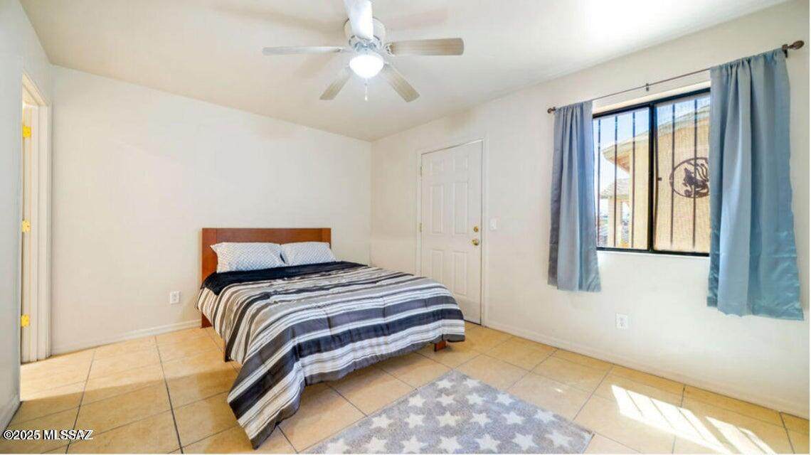 1432 Curtis Avenue - Photo 1