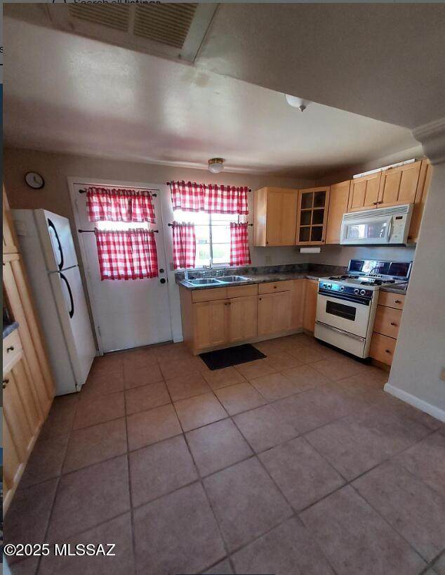 135 Paseo Quinta - Photo 1