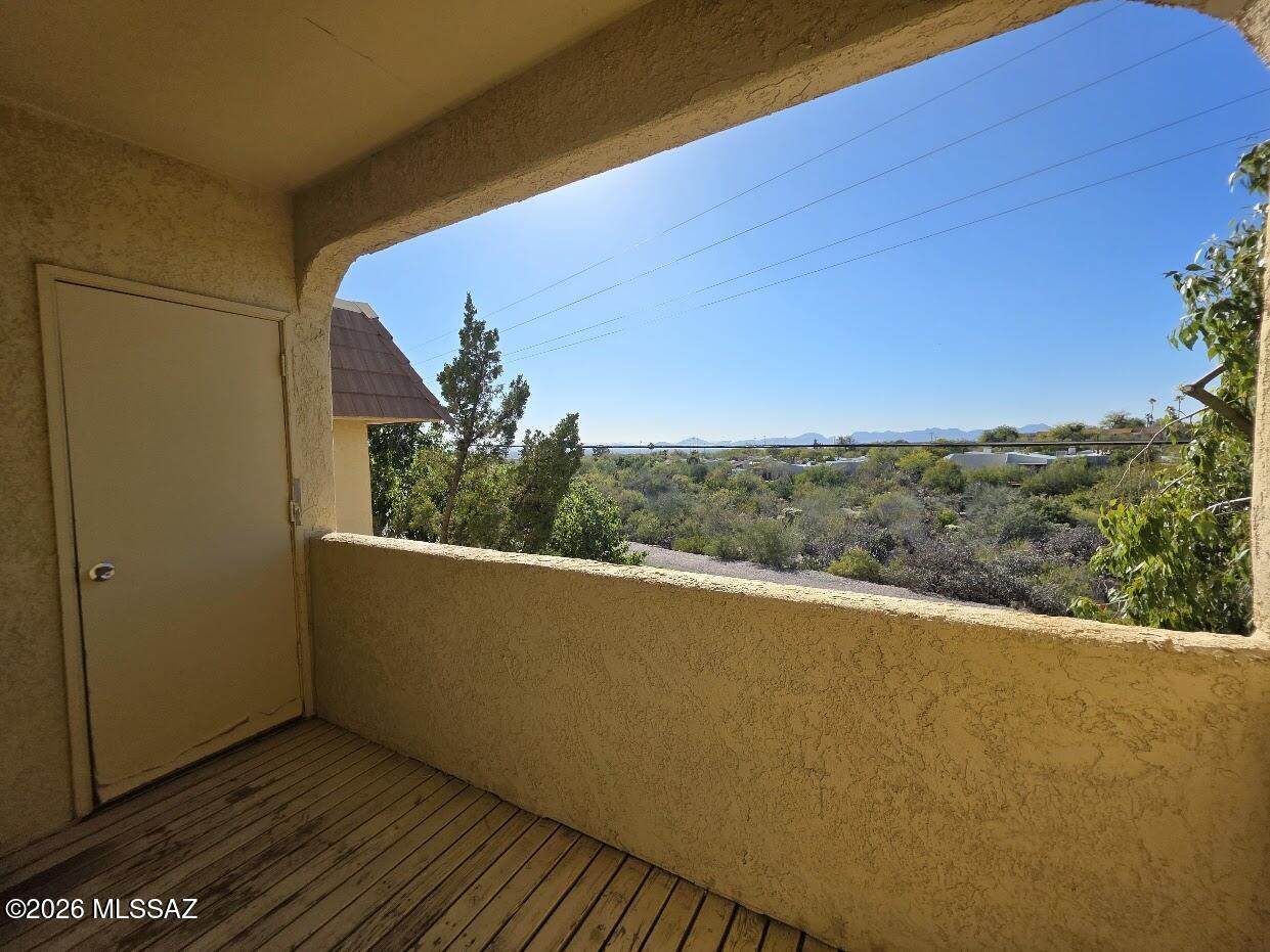 5500 Valley View Road - Photo 1