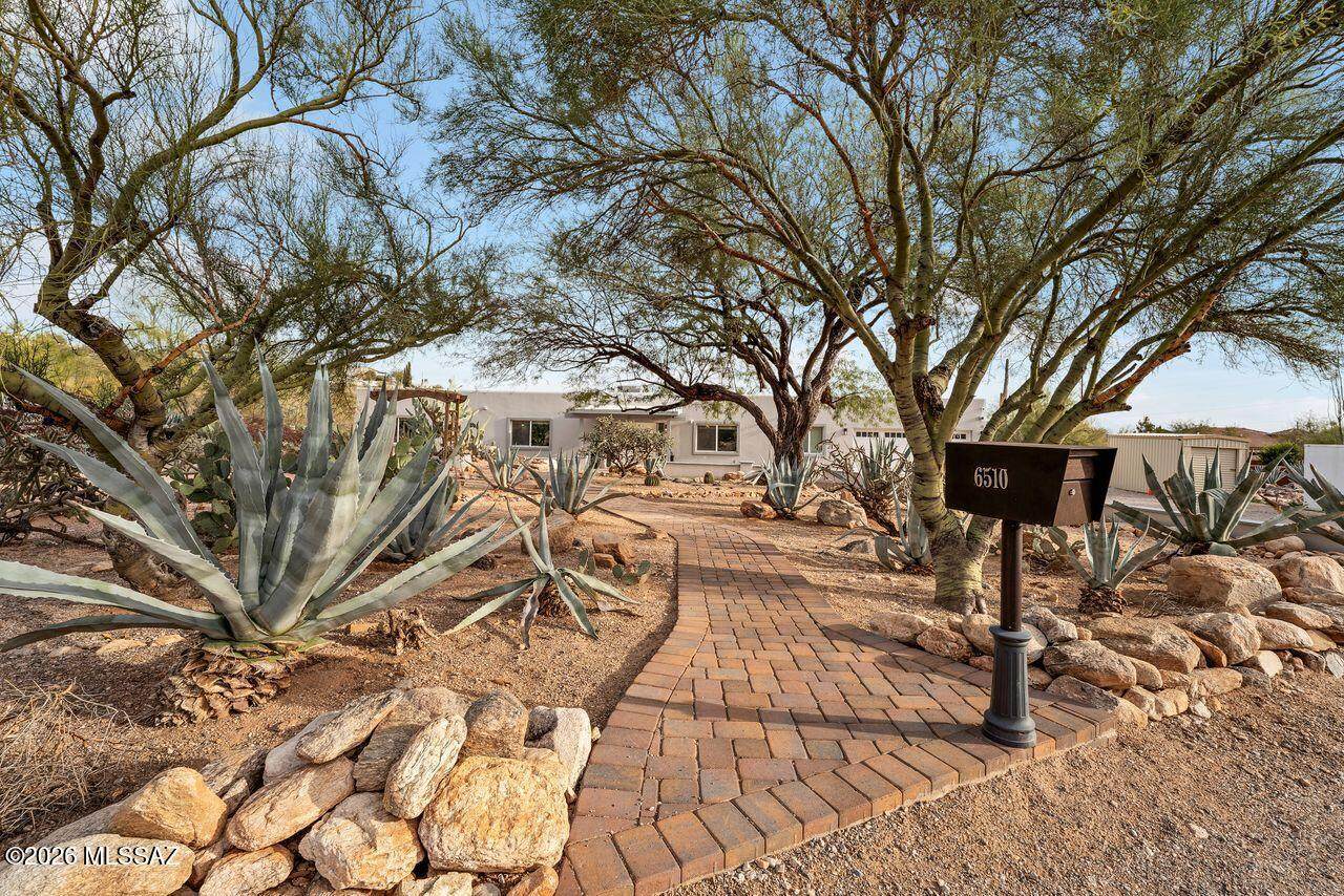 6510 Longfellow Drive - Photo 1