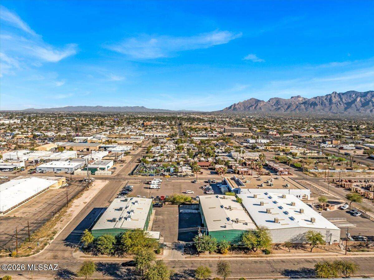 580 Ventura Street - Photo 1