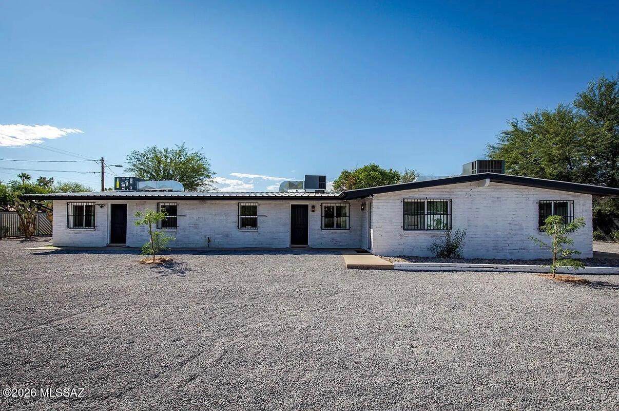 2535 Dodge Boulevard - Photo 1