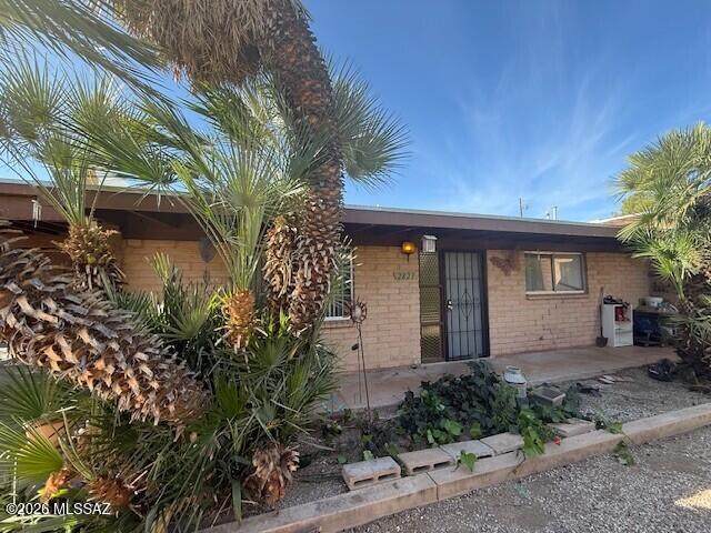 2823 Eastgate Drive - Photo 1