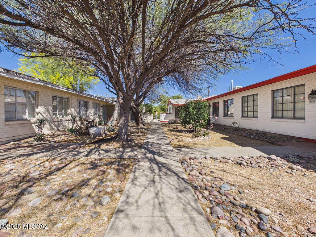 https://bt-photos.global.ssl.fastly.net/tucson/orig_boomver_1_22607998-2.jpg