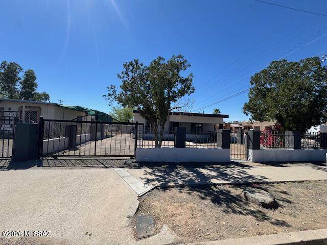 202 32nd Street - Photo 1