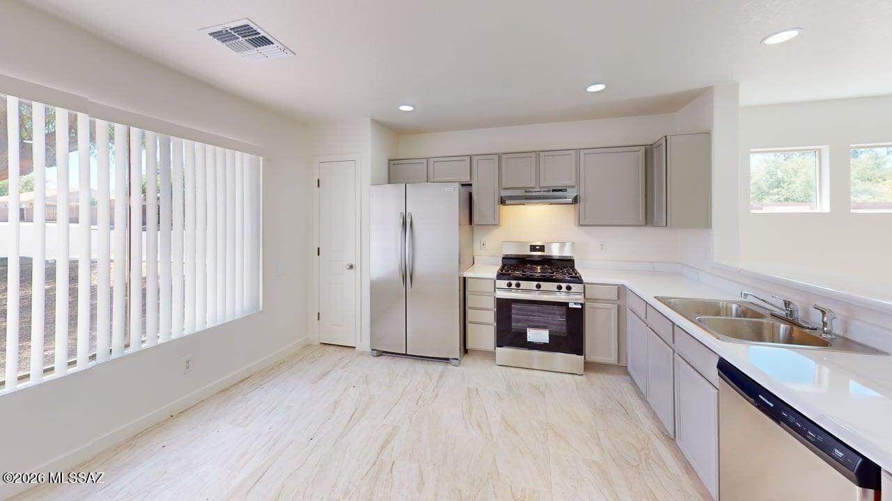 https://bt-photos.global.ssl.fastly.net/tucson/1280_boomver_1_22610911-2.jpg
