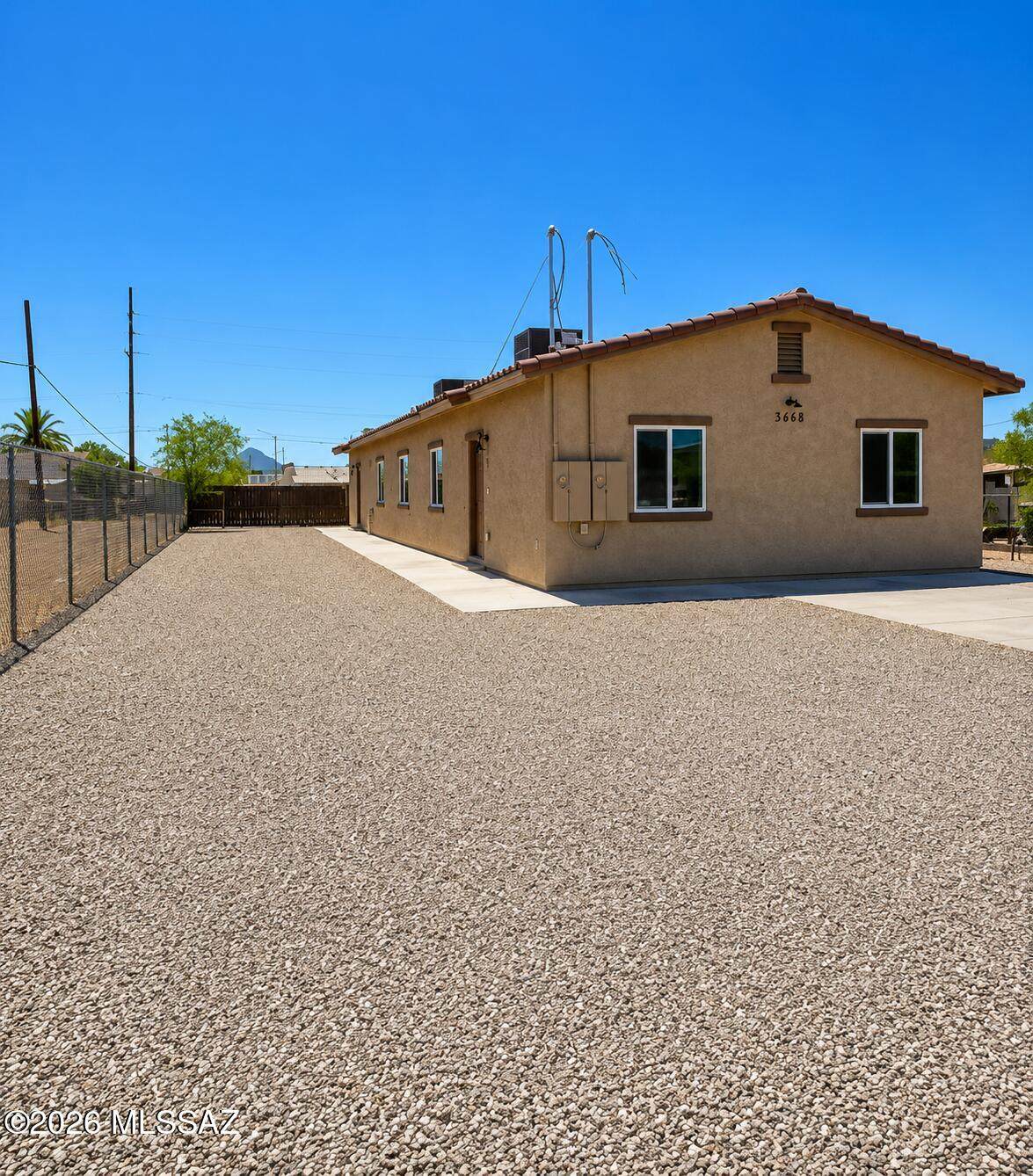 https://bt-photos.global.ssl.fastly.net/tucson/orig_boomver_1_22613471-2.jpg