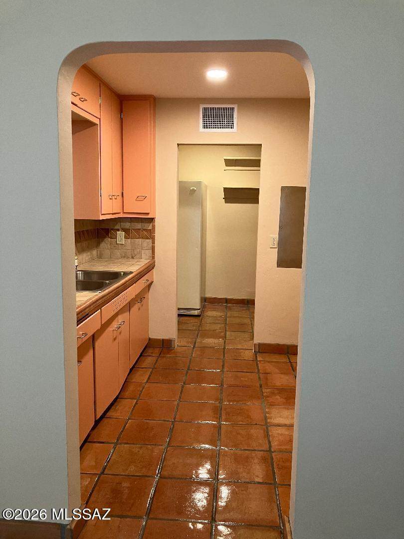 https://bt-photos.global.ssl.fastly.net/tucson/orig_boomver_1_22619750-2.jpg