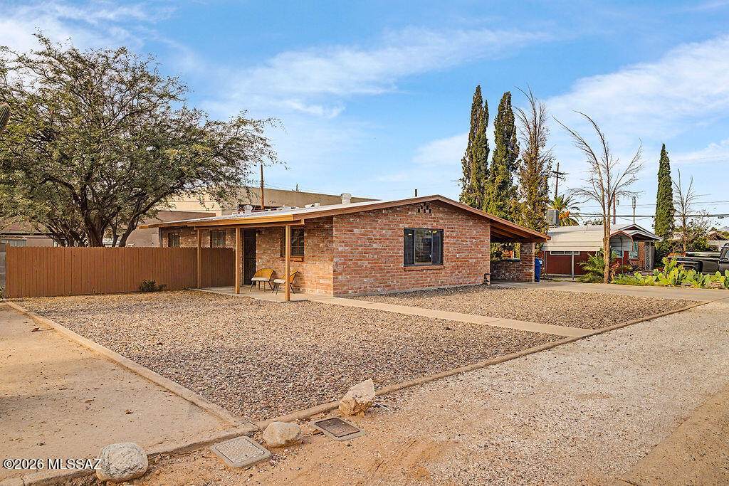 710 Joan Place - Photo 1