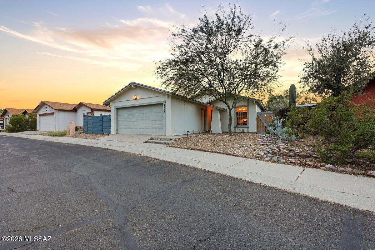https://bt-photos.global.ssl.fastly.net/tucson/orig_boomver_1_22621992-2.jpg