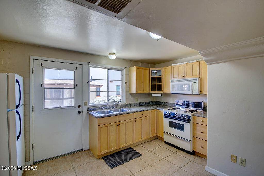 https://bt-photos.global.ssl.fastly.net/tucson/orig_boomver_19_22532541-2.jpg