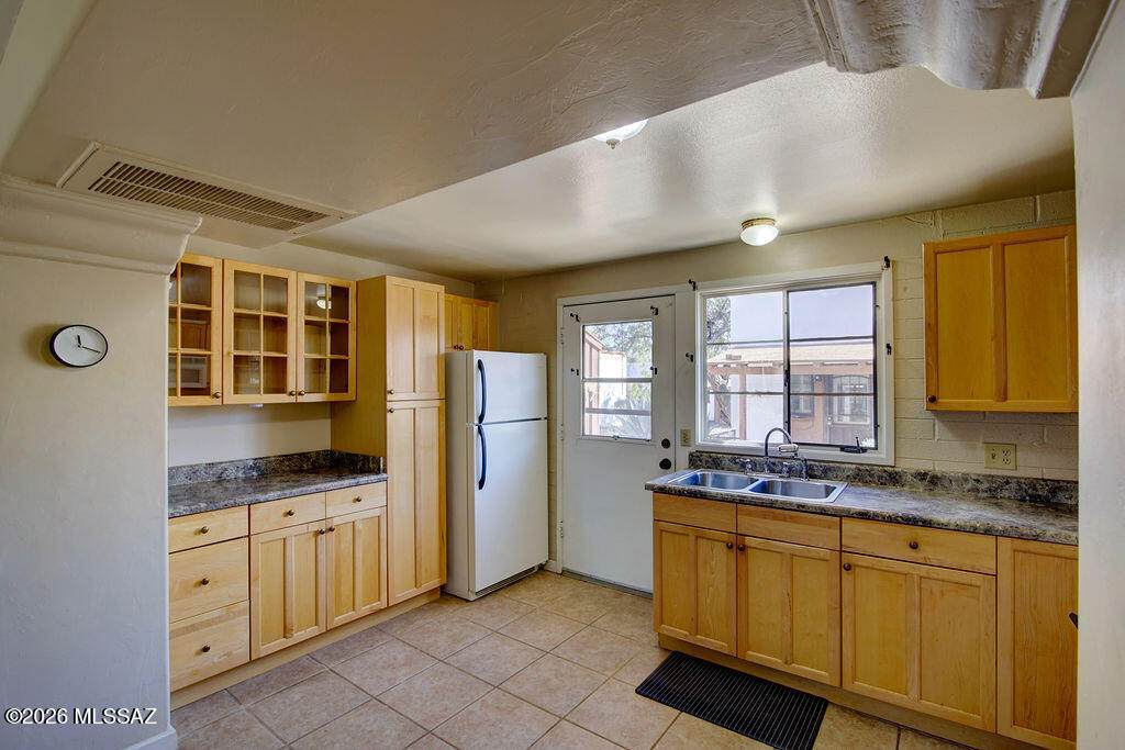 https://bt-photos.global.ssl.fastly.net/tucson/orig_boomver_19_22532541-2.jpg