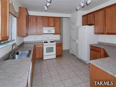 1006 Seashell Court - Photo 1