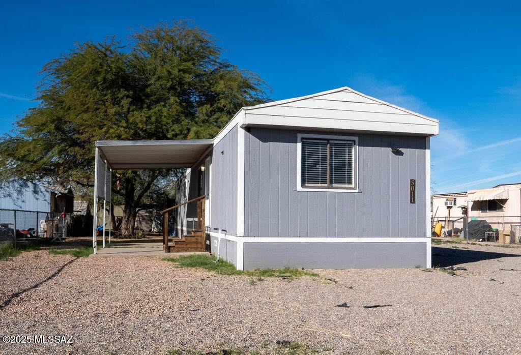 5011 Davis Avenue - Photo 1