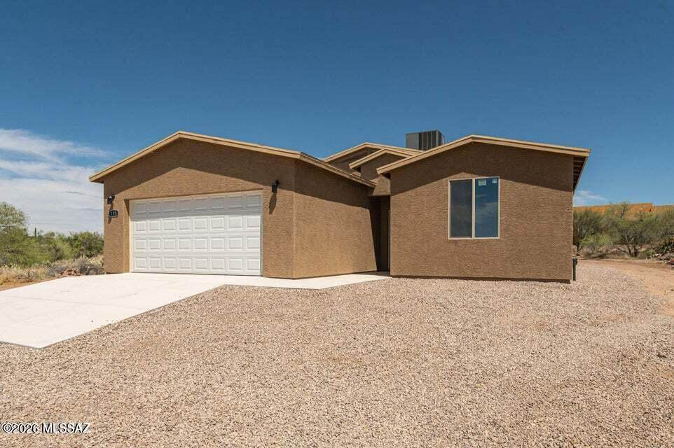 124 Richmond Drive - Photo 1