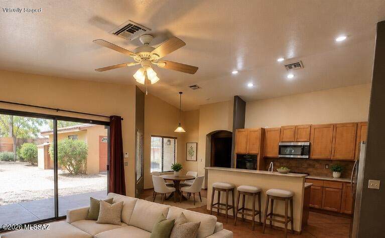 https://bt-photos.global.ssl.fastly.net/tucson/orig_boomver_3_22619995-2.jpg