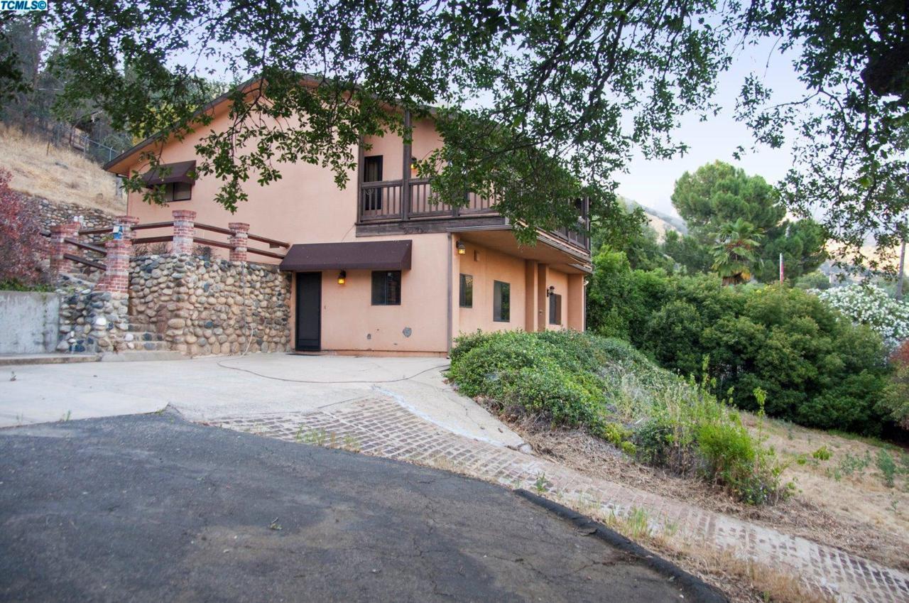 44561 Dinely Drive - Photo 1