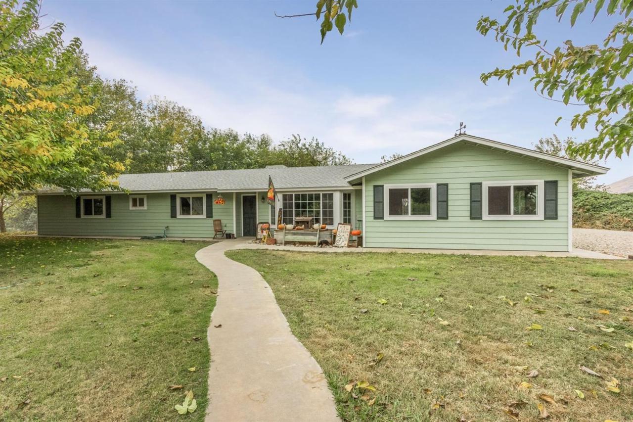 4735 Englehart Avenue - Photo 1