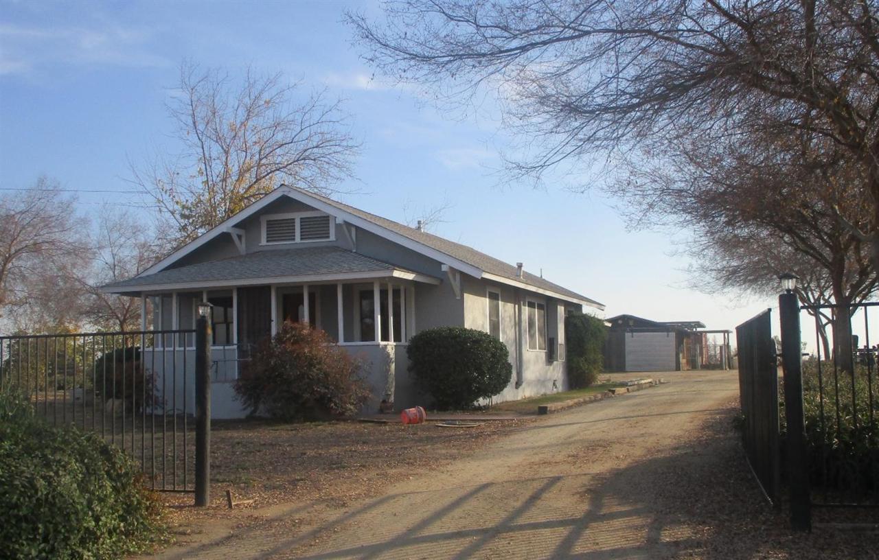 25447 Avenue 104 - Photo 1