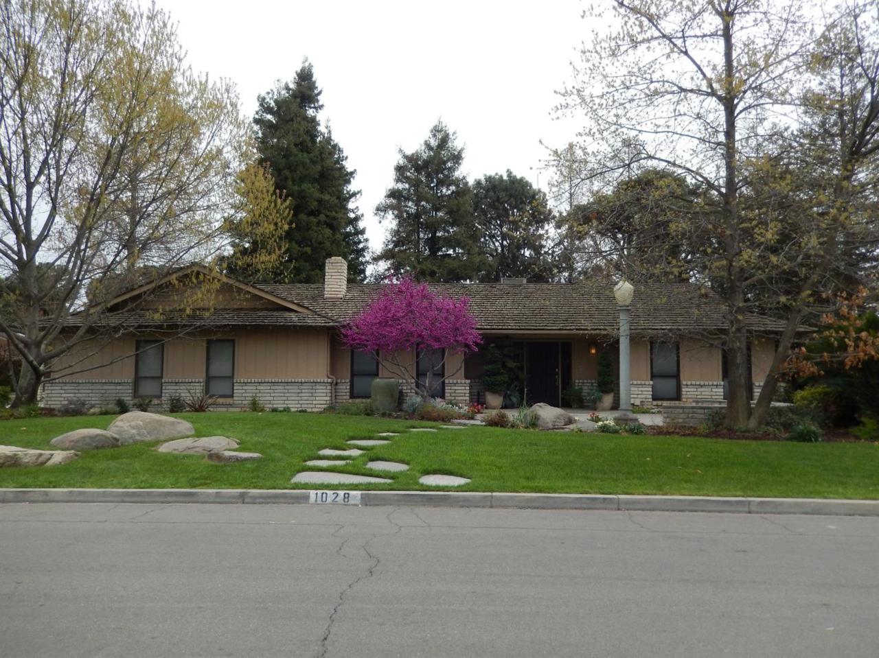 1028 Manor Drive - Photo 1